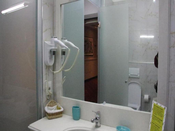 Bathroom 5, Te Stela Resort, Tiranës