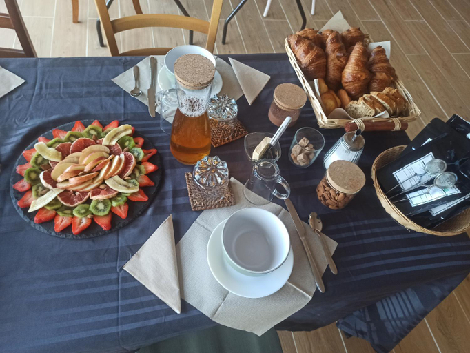 Food & Drinks