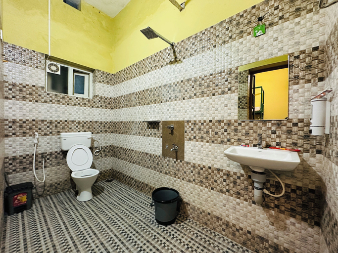 Bathroom 4, Dormer Stay, Kozhikode