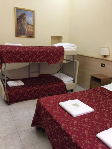 Bedroom 3, Blue whale, Rome