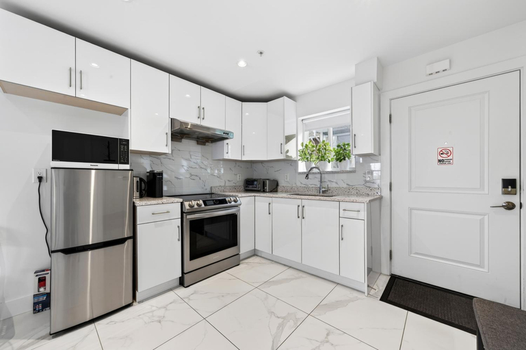 Others 5, Entire NEW Cozy and Modern 2-storey HOUSE, Greater Vancouver