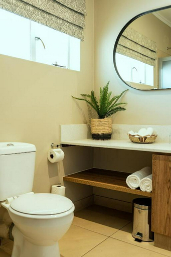 Bathroom 5, Cresta Sprayview Victoria Falls, Hwange