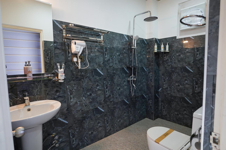 Bathroom 2, CROWN REGENCY- BADULLA, Badulla
