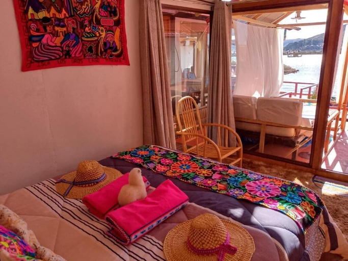 Others 4, Uros TITIKAKA the Best lodge, Lago Titicaca