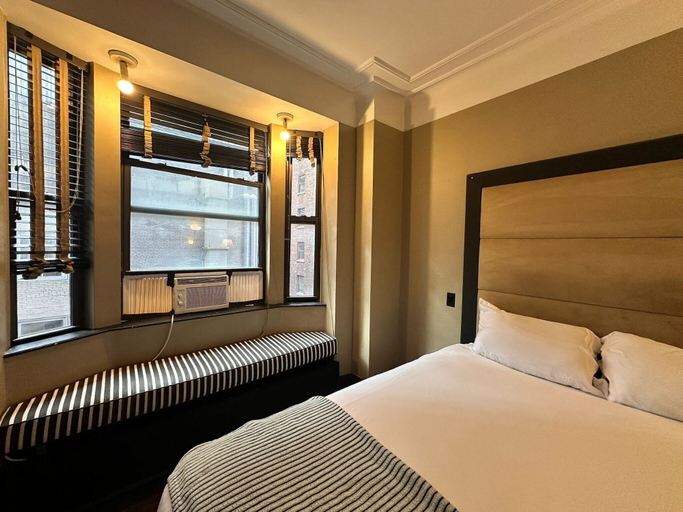 Room 2, Brooklyn Finest Suites, New York