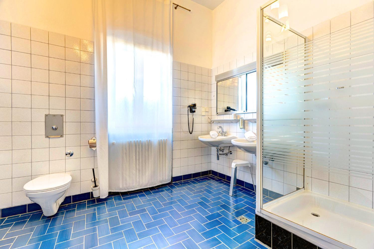 Bathroom 4, Hotel Villa Konigsgarten, Südliche Weinstraße