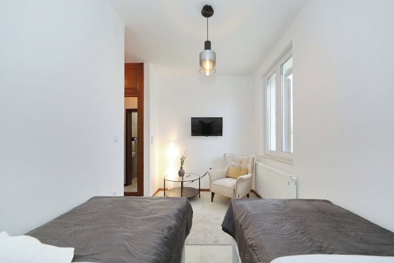 Room 5, Villa Demare with Private Heated Pool, Poličnik