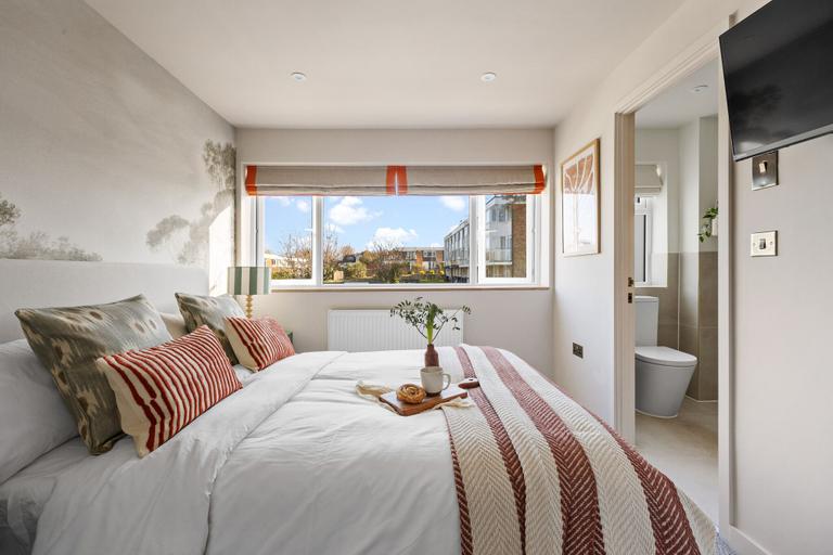 Room 2, The Lookout in Brixham, Torbay