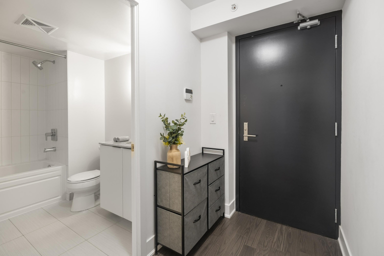 Bathroom 2, Downtown Central Boutique Suites, Toronto