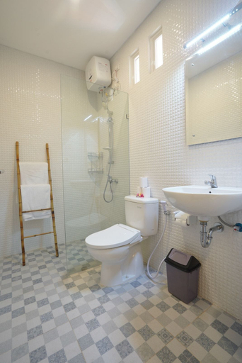 Bathroom 3, Sunkiest House Canggu, Badung