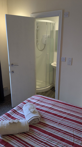 Bathroom 3, BRISTOL HOTEL, Bristol