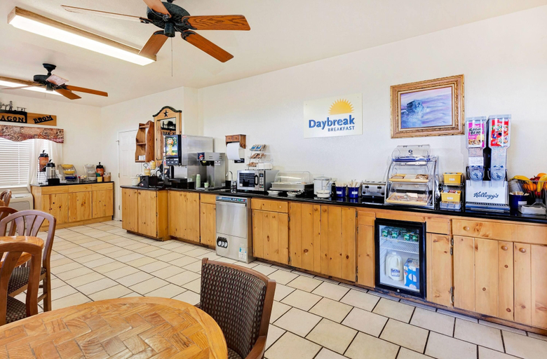 Food & Drinks 4, Days Inn by Wyndham San Angelo, Tom Green