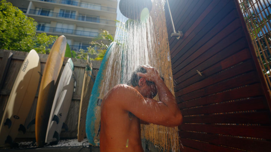 Sport & Beauty 2, Tequila Sunrise Hostel Surfers Paradise, Gold Coast