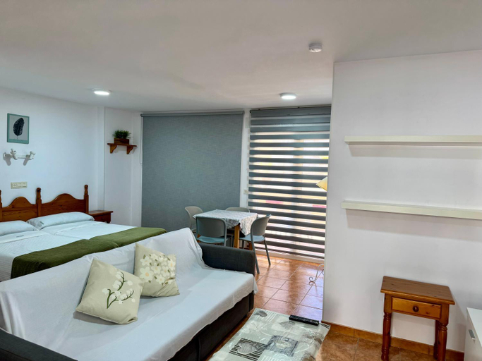 Bedroom 3, Apartamentos Turisticos Yamasol, Málaga