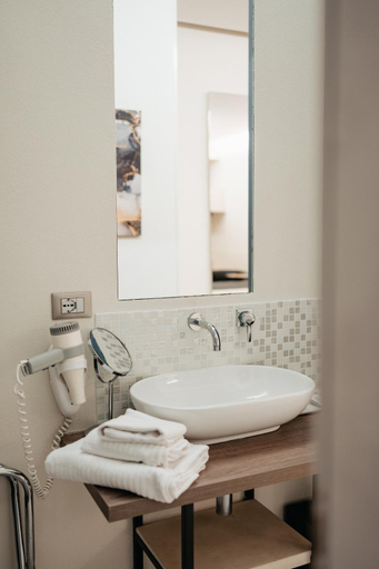 Bathroom 3, Room 230 Roma Luxury Suites, Rome