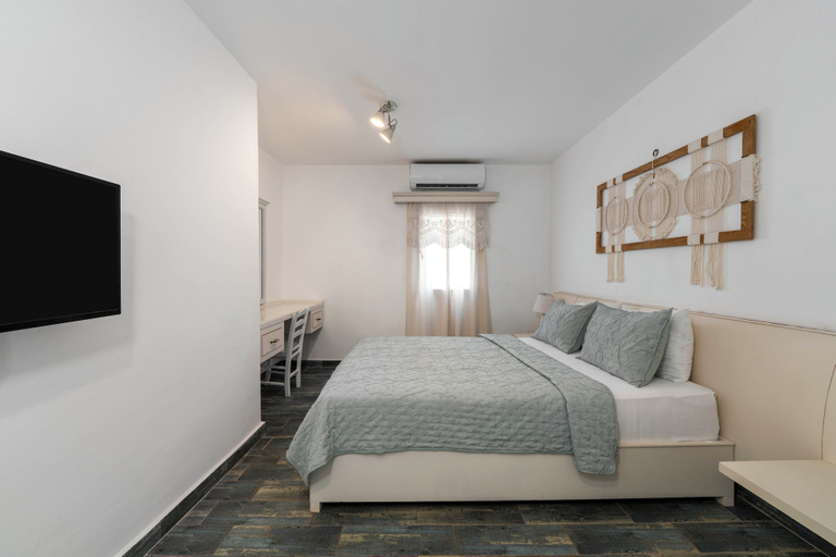 Bedroom 2, Kefi Beach and Suites, Bodrum