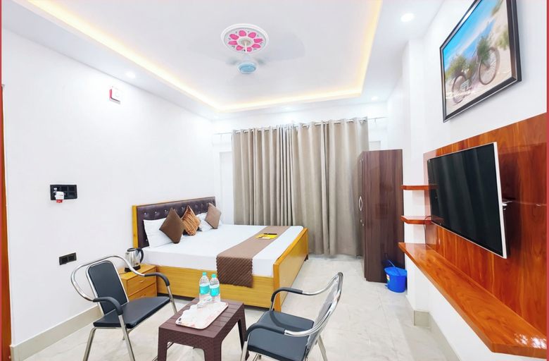 Room 4, Hotel Mateshwari Palace Ayodhya, Faizabad