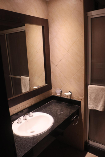 Bathroom, Antares Apartments, Campana