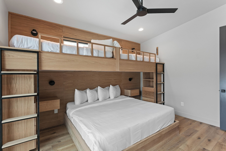 Room 4, Family Friendly Ski House 5 Bedroom Home, Wasatch