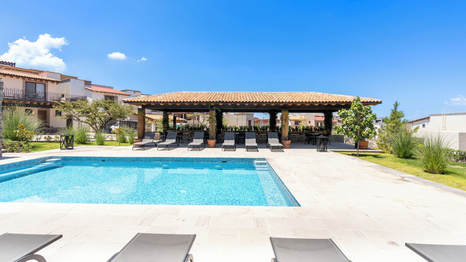 Pool 4, Private Hot Tub - 5BR in Nueva Escondida, Allende