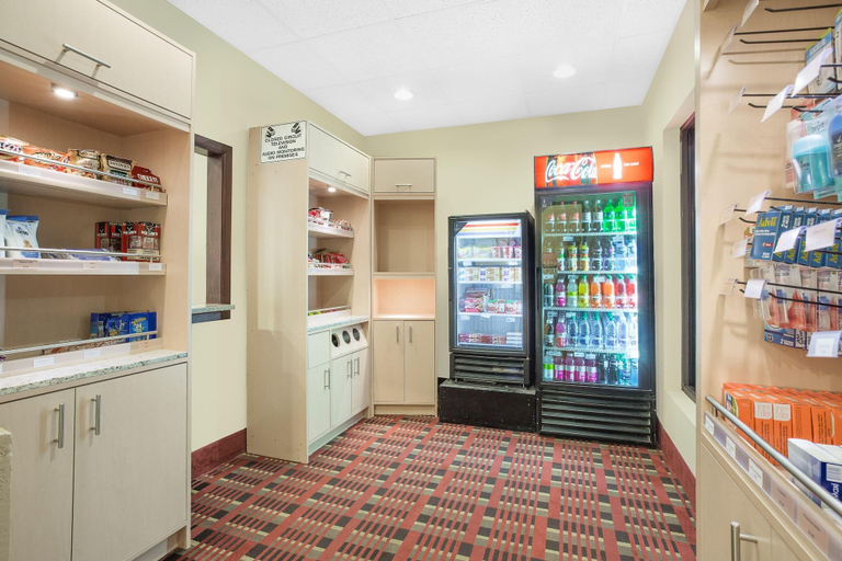 Food & Drinks 5, Ramada by Wyndham Denver International Airport, Denver
