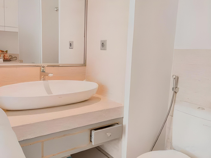 bathroom 13