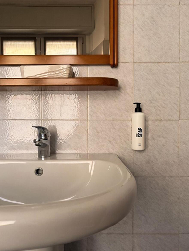 Bathroom 5, Hotel Pavone, Milano