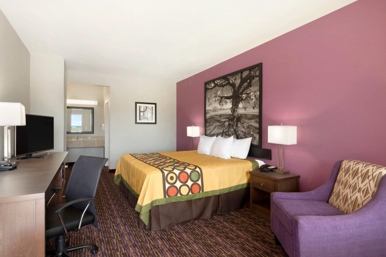 Bedroom 3, Super 8 by Wyndham Carrizo Springs, Dimmit