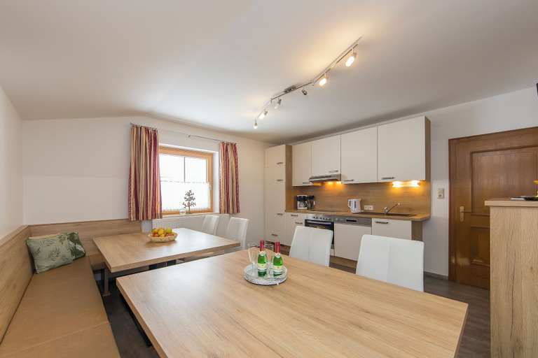 In-room dining 2, Hinterbichlhof - Apartments, Zell am See