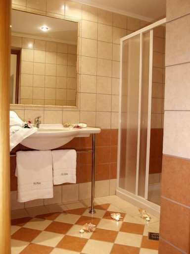 Bathroom 4, Di Palai, Ionian Islands