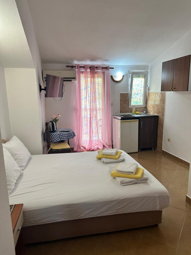 Bedroom 3, Apartments Antic