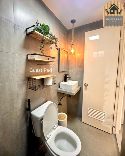 Bathroom 2, Guest Pad Lodge, Cabanatuan City