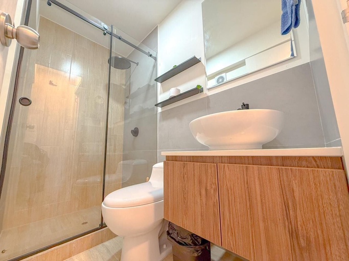 Bathroom 5, San Isidro financial district stay (404), Lima