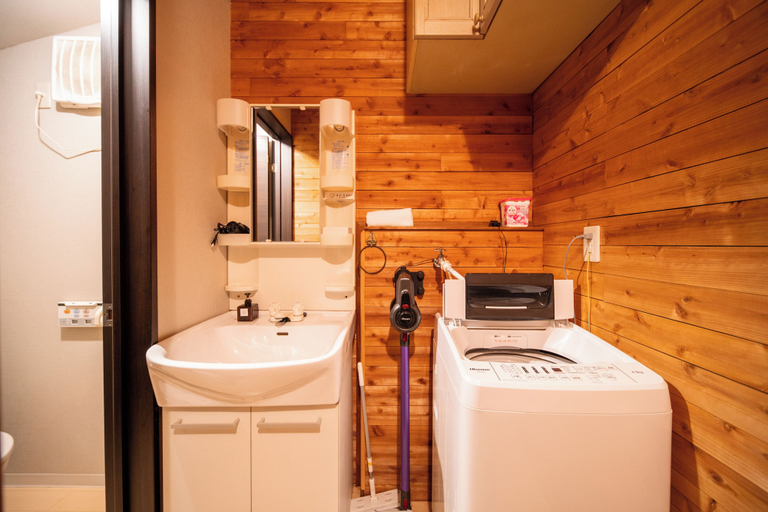 Bathroom 3, Sennin Cabin Hakuba, Hakuba