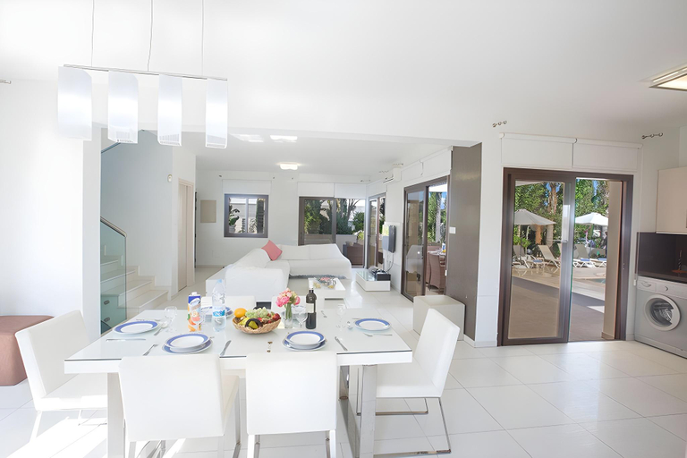 Food & Drinks, Protaras Villa 1227