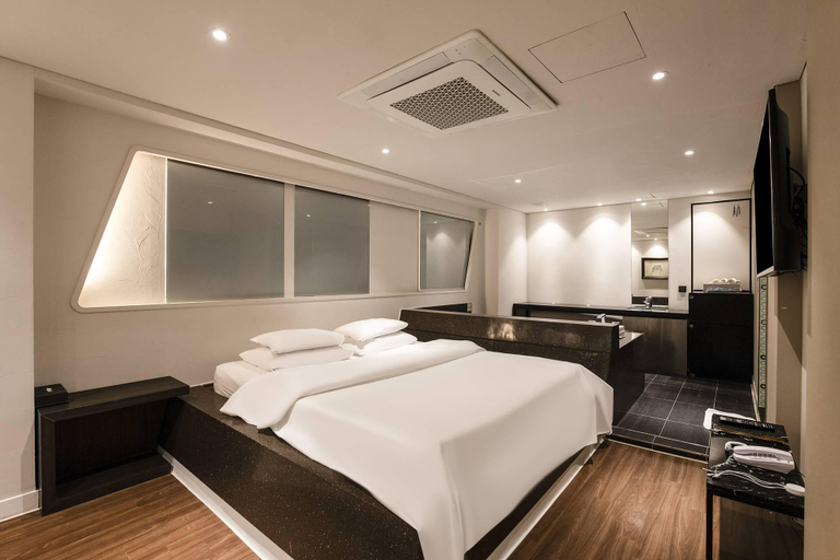 Bedroom 2, Sinchon Lexy, Seodaemun