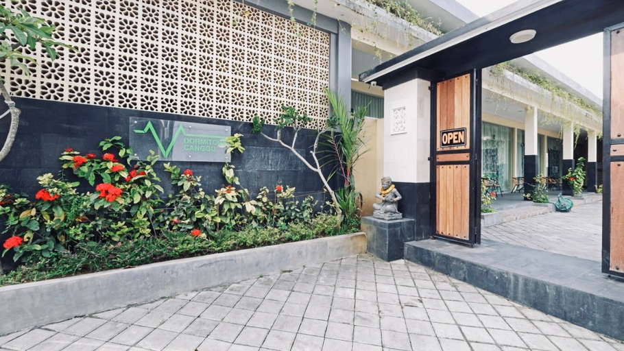 Exterior & Views 2, V Canggu Dormitory, Badung