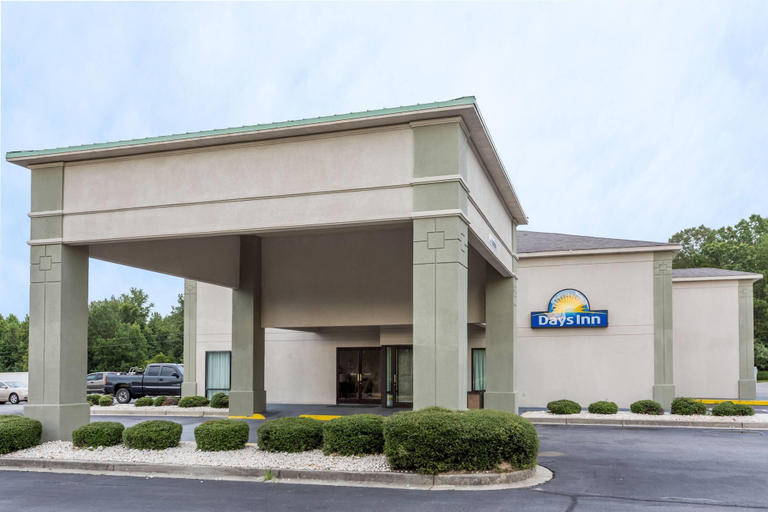 Exterior & Views 2, Days Inn by Wyndham Lugoff, Kershaw