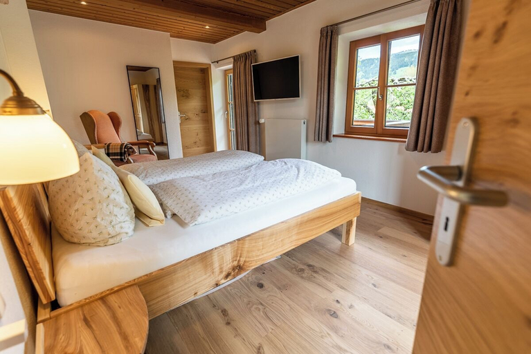 Bedroom 3, Gästehaus Neu am Passionstheater, Garmisch-Partenkirchen