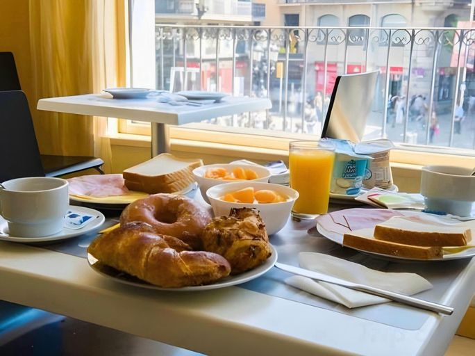 Food & Drinks 5, Hostal Marenostrum, Barcelona