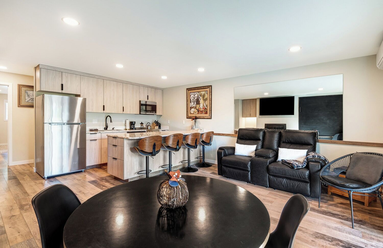 Living area 4, Bend Riverside Rentals, Deschutes