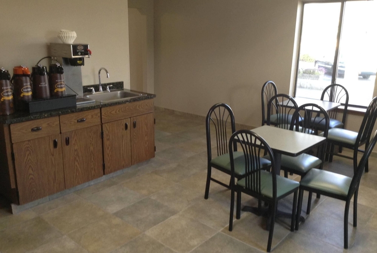 Others 5, Super 8 by Wyndham Dillon, Beaverhead