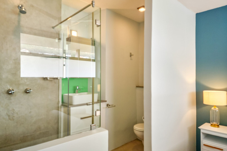 Room 4, Two Bed Green Point Ocean View, City of Cape Town