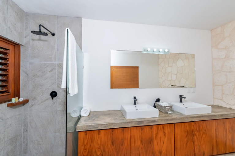 Bathroom 5, Prana Boutique Hotel, Cozumel