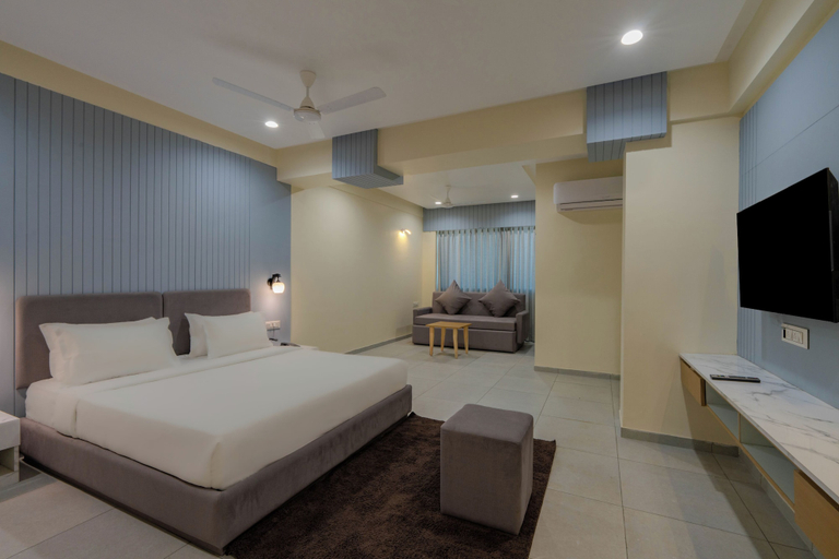 Room 4, HOTEL MONVILLE ALKAPURI, Vadodara
