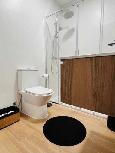 Bathroom 2, House Caparica, Almada
