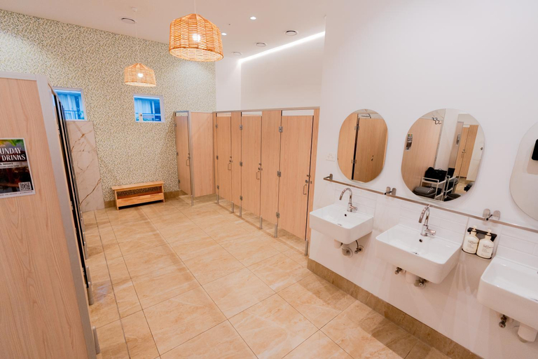 Bathroom 5, Tequila Sunrise Hostel Surfers Paradise, Gold Coast