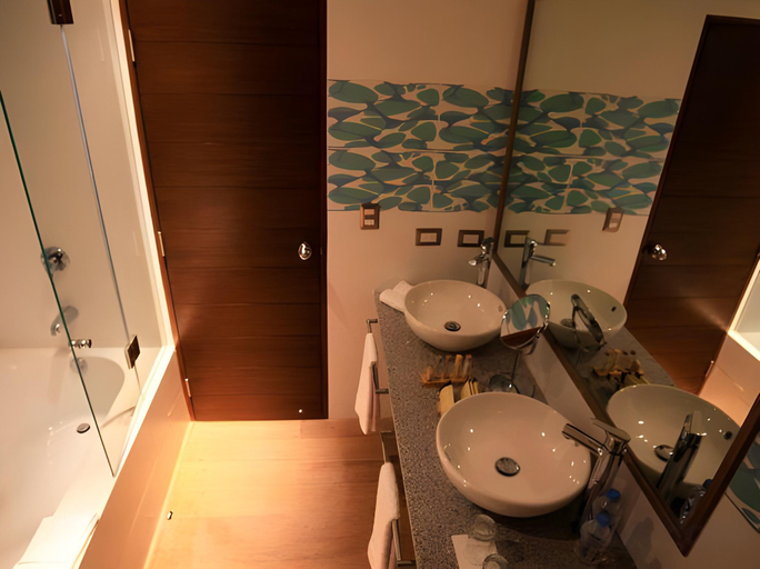 Bathroom 5, Aranwa Paracas Resort & Spa, Pisco