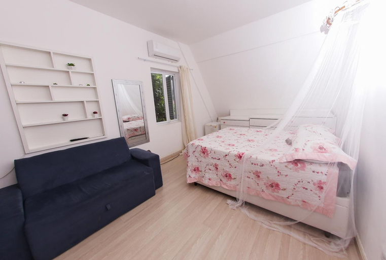 Bedroom, Castelinho Solemar - Suite Premium com Banheira Privativa e Ar, Praia Grande
