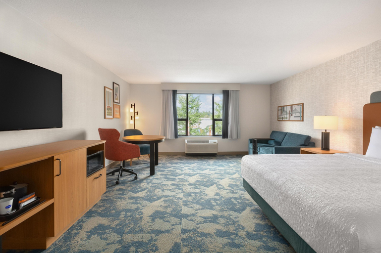 Bedroom 3, Hampton Inn & Suites by Hilton Langley-Surrey, Greater Vancouver